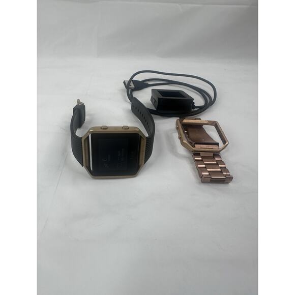 Fitbit Blaze Smart Fitness Watch Charger Extra Watch Band Workout Works - Picture 3 of 8